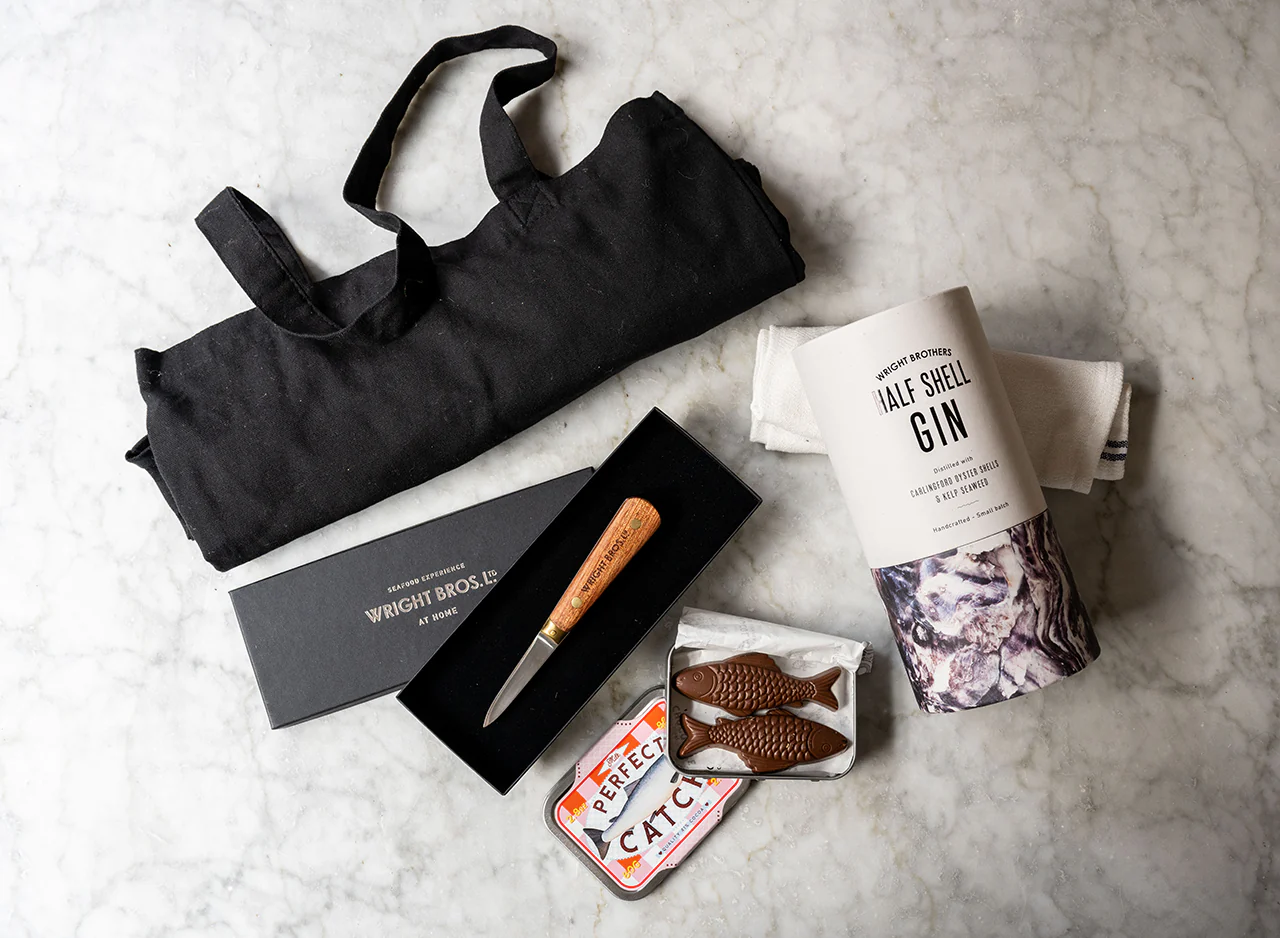 Luxury Oyster Gin & Chocolate Fish Gift Hamper - Image 2