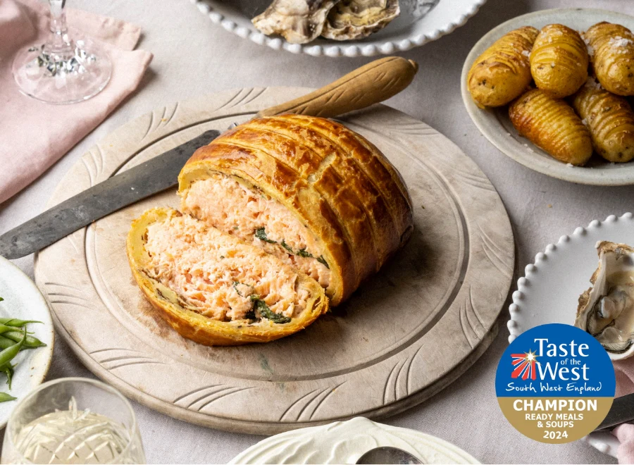 Salmon En Croute for 2-3 with Tarragon Sauce - Image 3