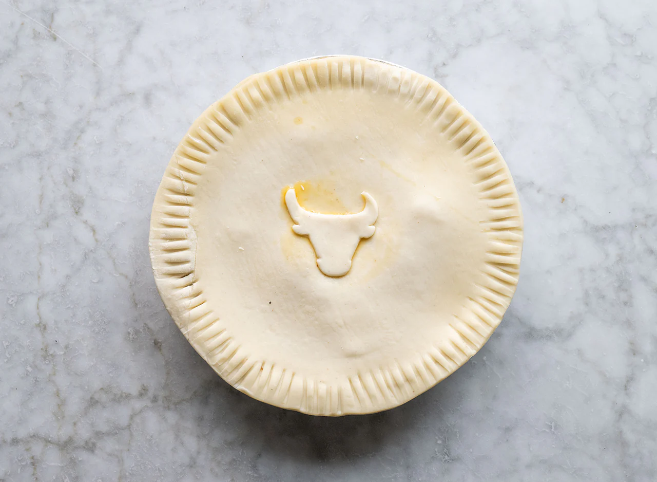 Oliver's Butchers Steak & Gravy Pie - Image 2